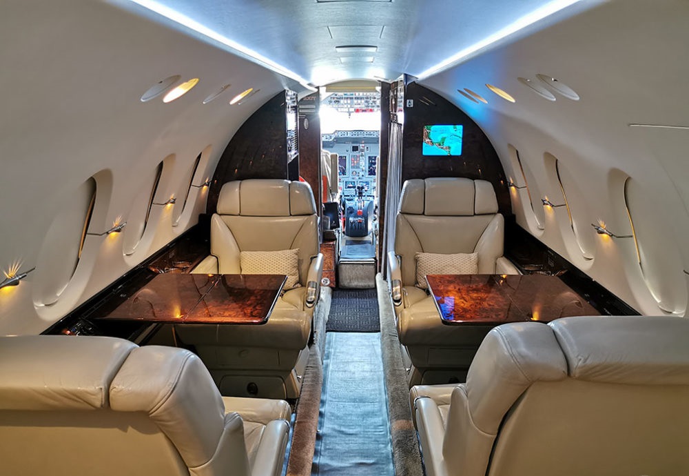 jet per l'aviazione aziendale Beechcraft Hawker 800 XP